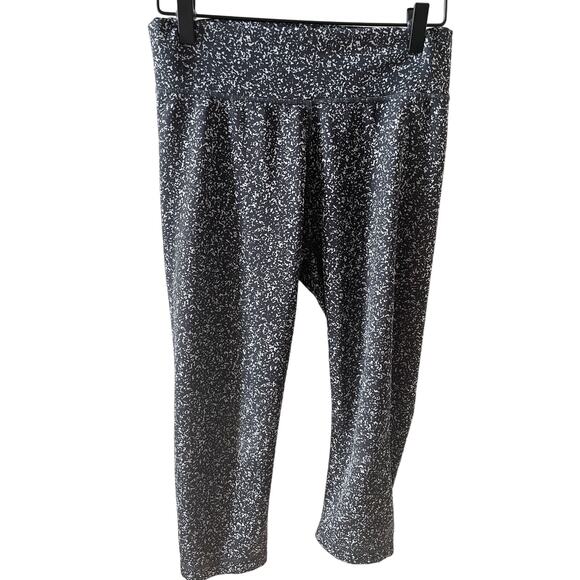 Adidas Black & White Capri Leggings size M - Picture 1 of 3